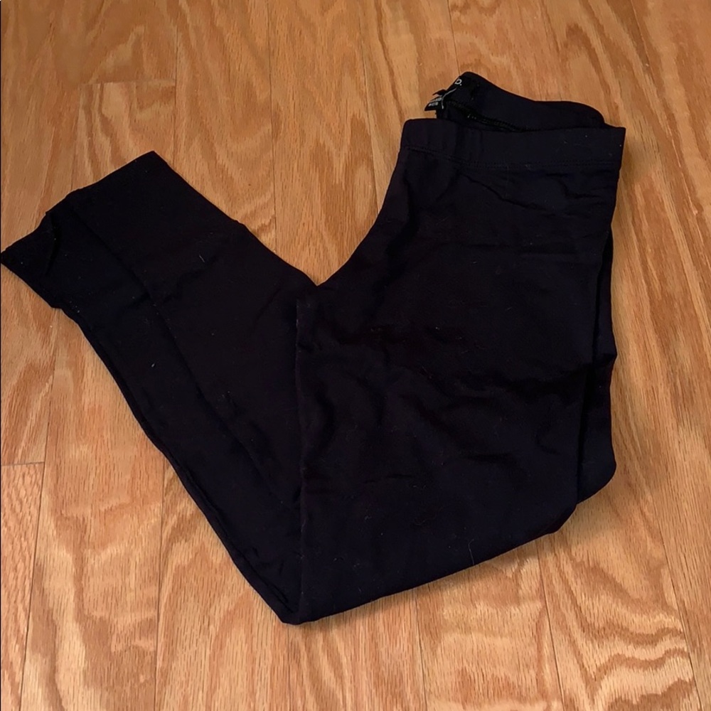 Black leggings